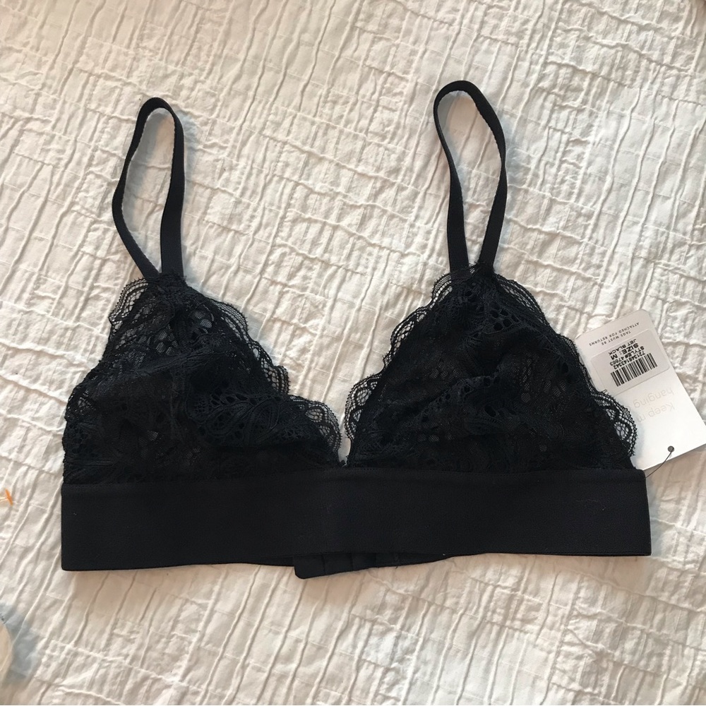Lively NWT Long-Lined black lace triangle bralette